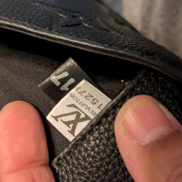 LOUIS VUITTON Ivy Monogram Imprint Leather Shoulder/Crossbody Purse - Picture 11 of 12